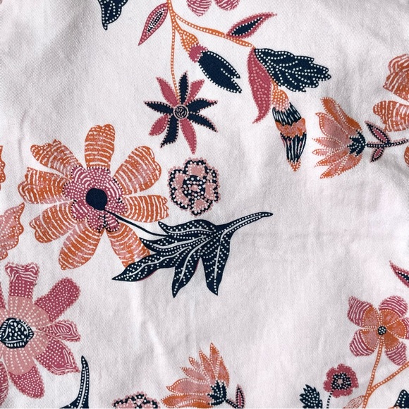 Style & Co. | Mid-Rise Chino Shorts Pink Batik Floral Print Size 4 - Picture 3 of 8